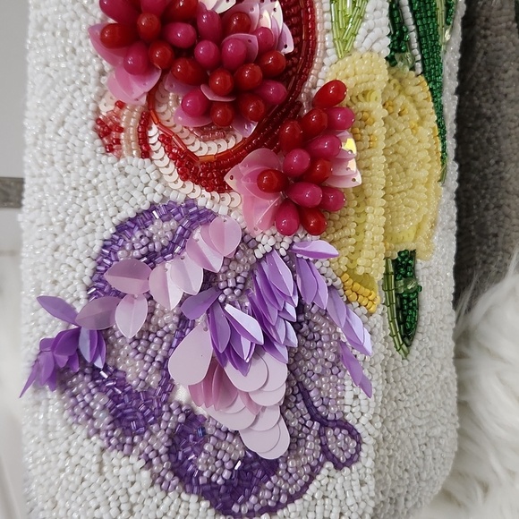🔹️Made In India Viral Beaded Floral Embellished White Shoulder Bag - Picture 2 of 10